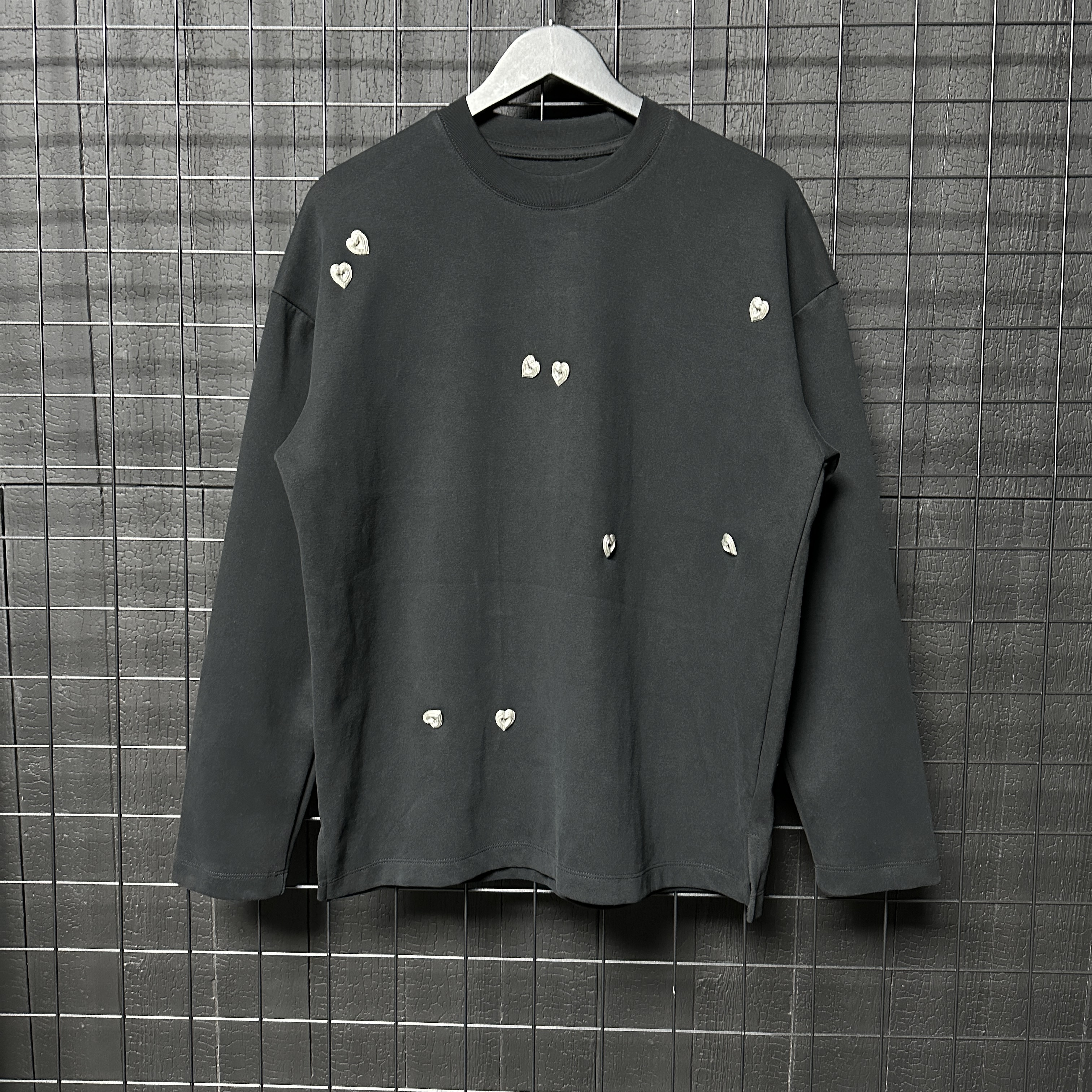 【冷目先生】 小众潮款 原创设计手缝立体金属装饰超柔长袖T恤 5100