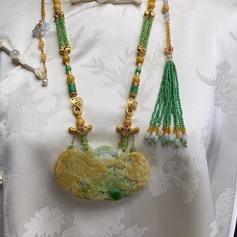 翡翠颈饰未镶嵌天然