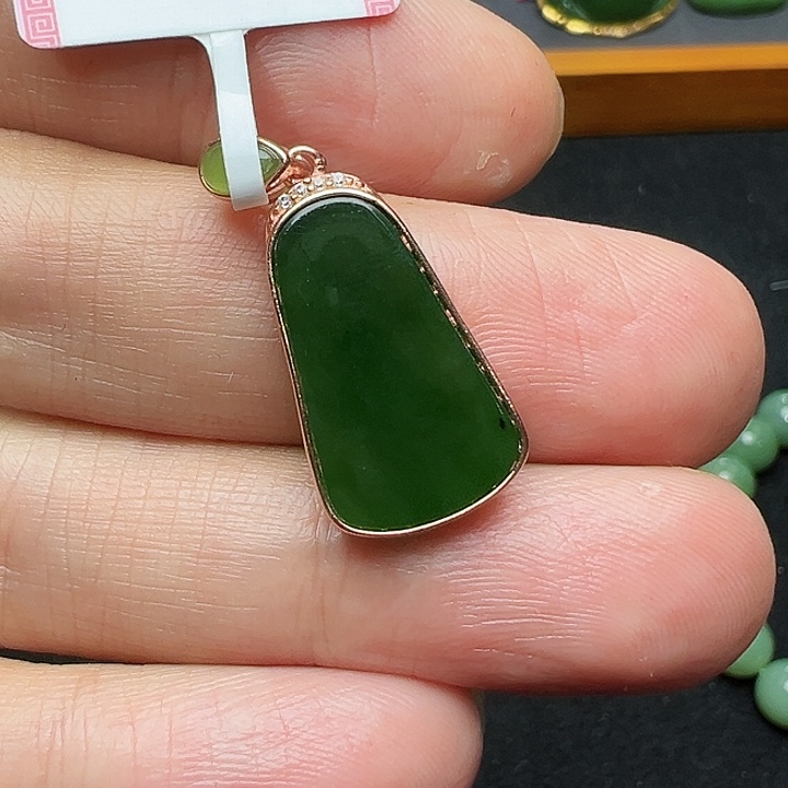 和田玉吊坠(赠链)未镶嵌60