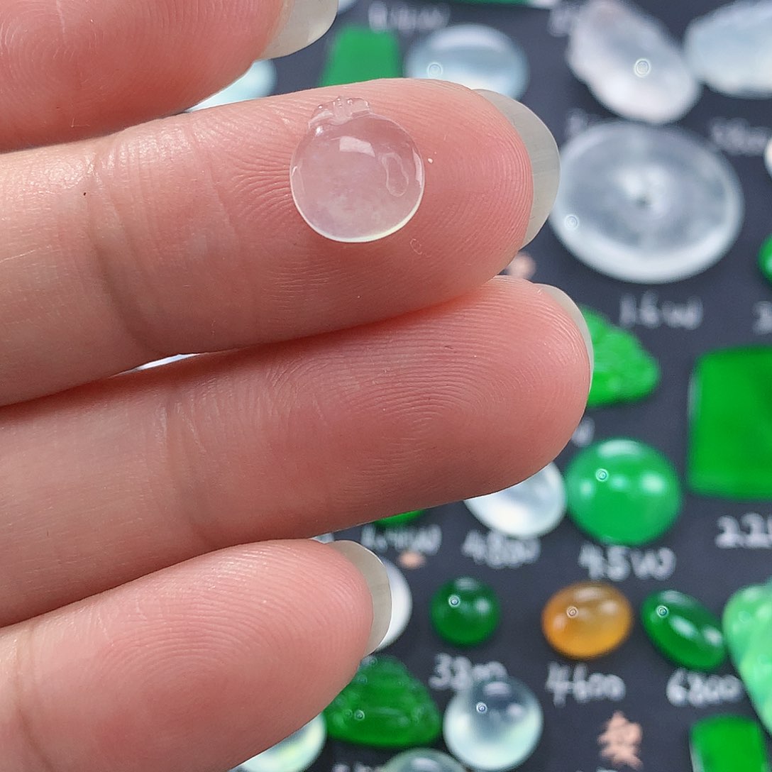 翡翠颈饰未镶嵌天然翡翠高冰瓜