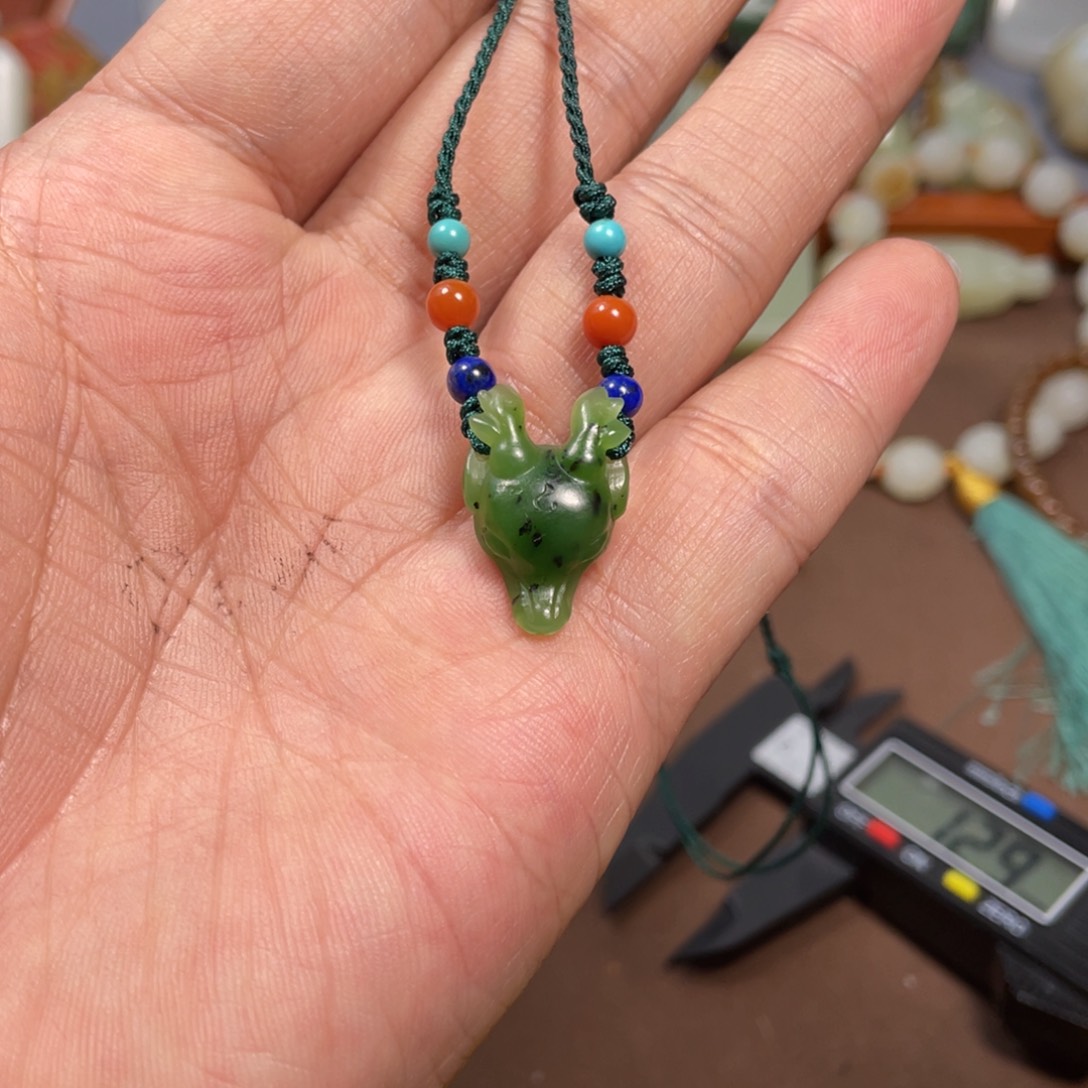 和田玉颈饰未镶嵌