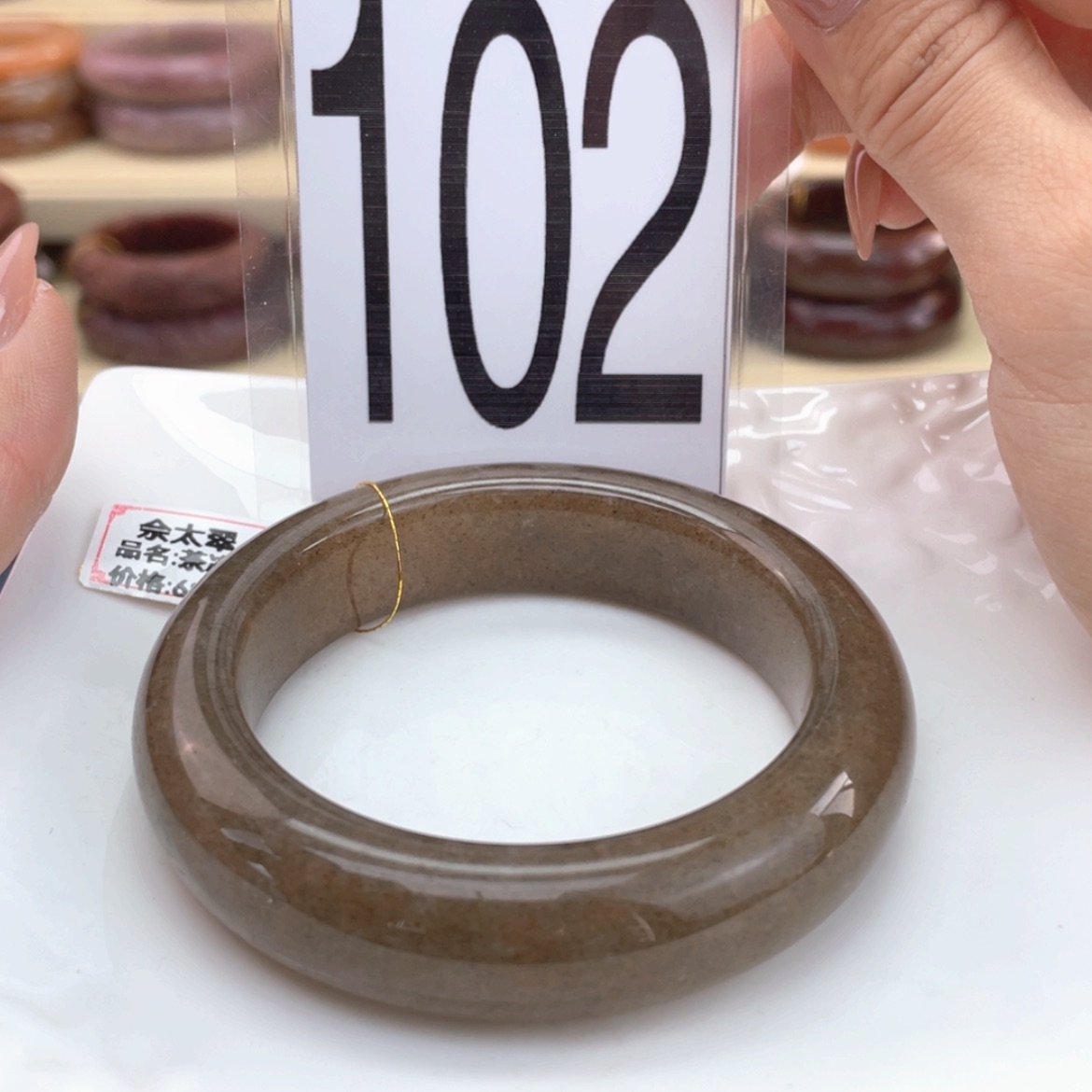 【闪购商品】石英质玉手镯未镶嵌