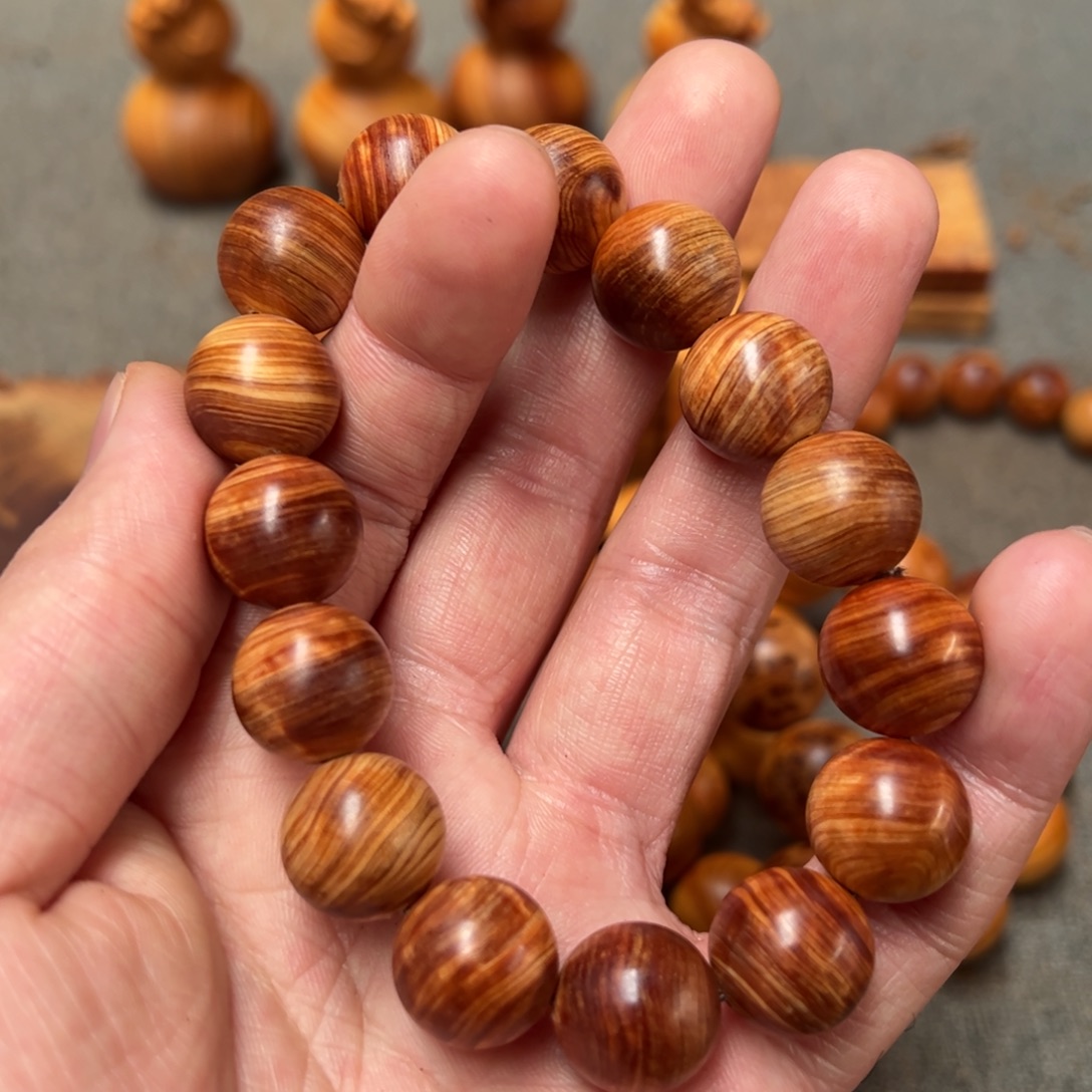 霸***道柏木（崖柏）北太行陈化崖柏