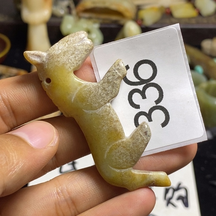 合金透闪石-蛇纹石玉颈饰