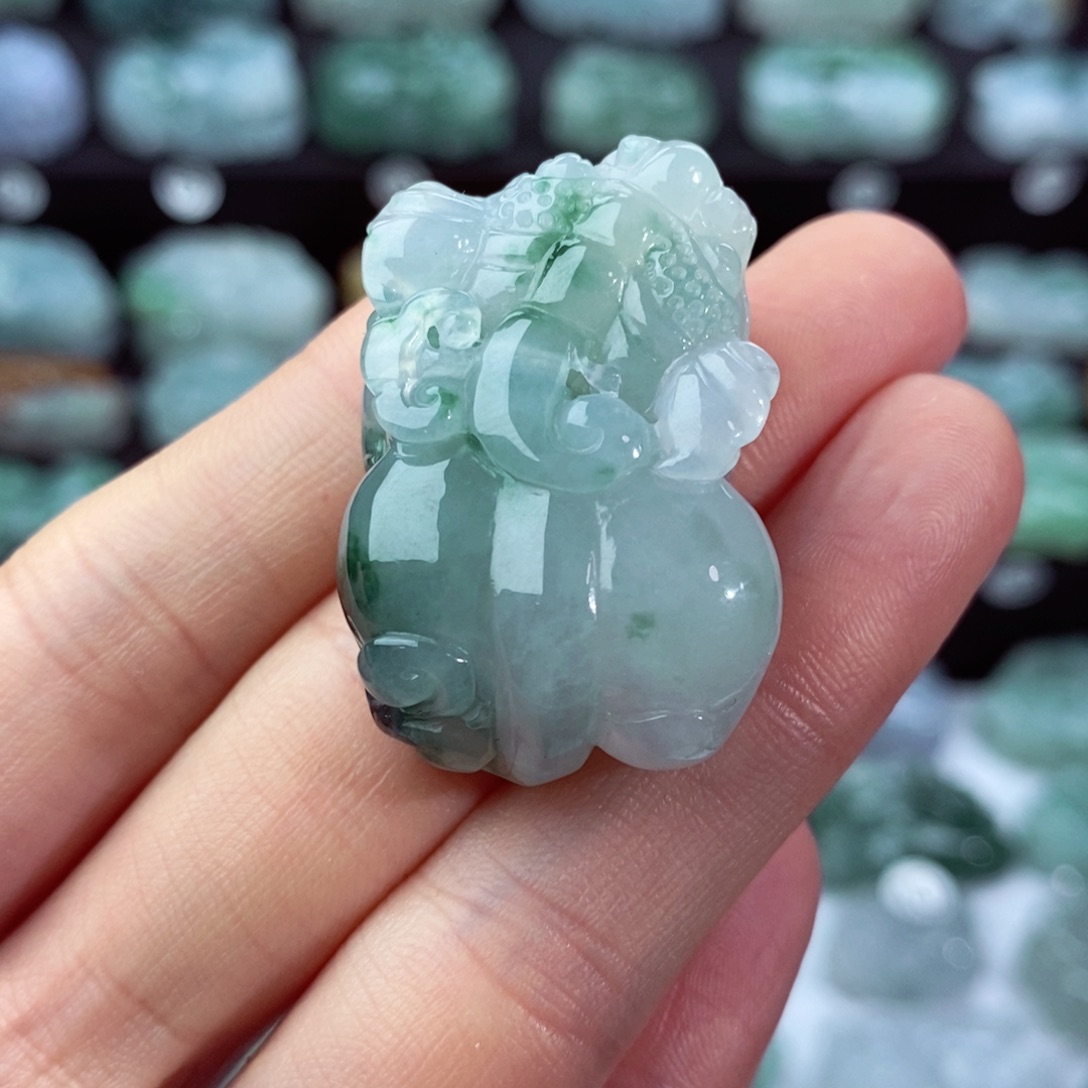 翡翠颈饰未镶嵌天然