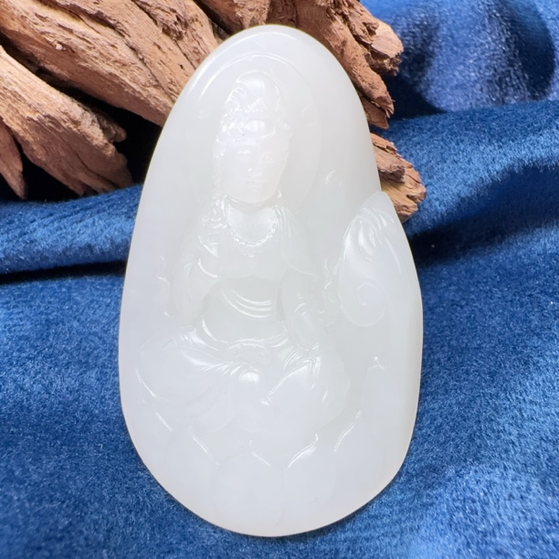 【伟伟鉴定】和田玉 籽 料 观音 吊坠58/37/13 时尚雕刻气质挂坠