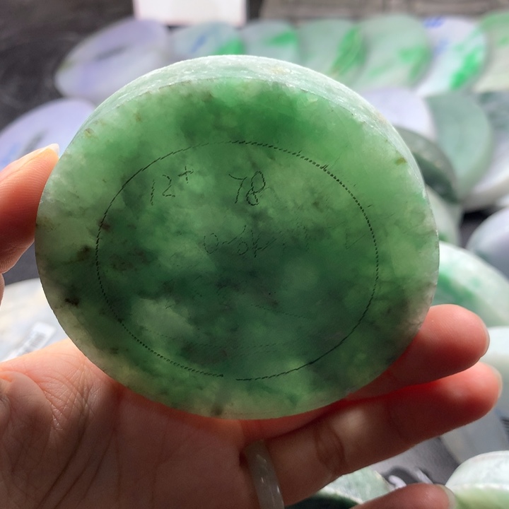 未镶嵌手镯定制翡翠