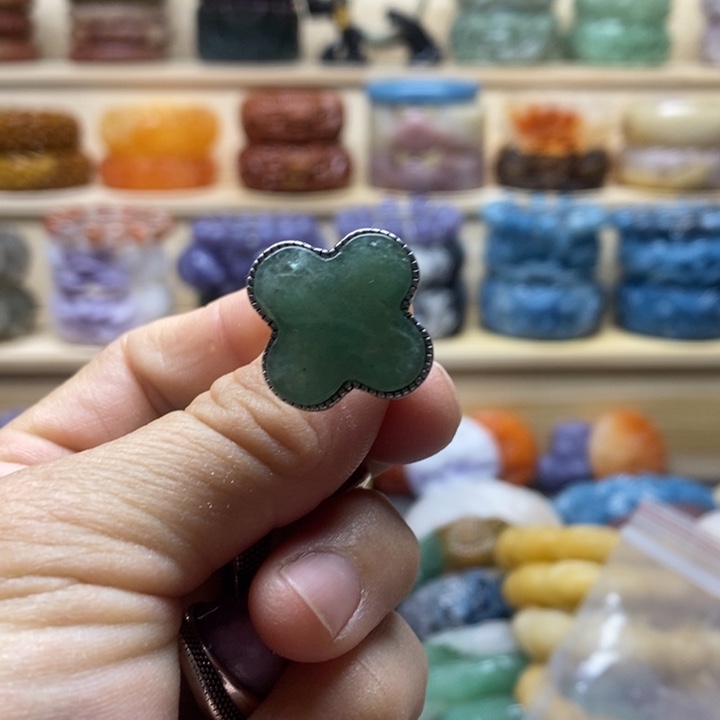 未镶嵌手镯石英质玉