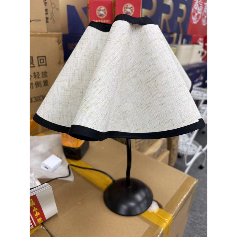 花瓣复古台灯ins高级简约法式浪漫书房卧室氛围灯网红中式床头灯