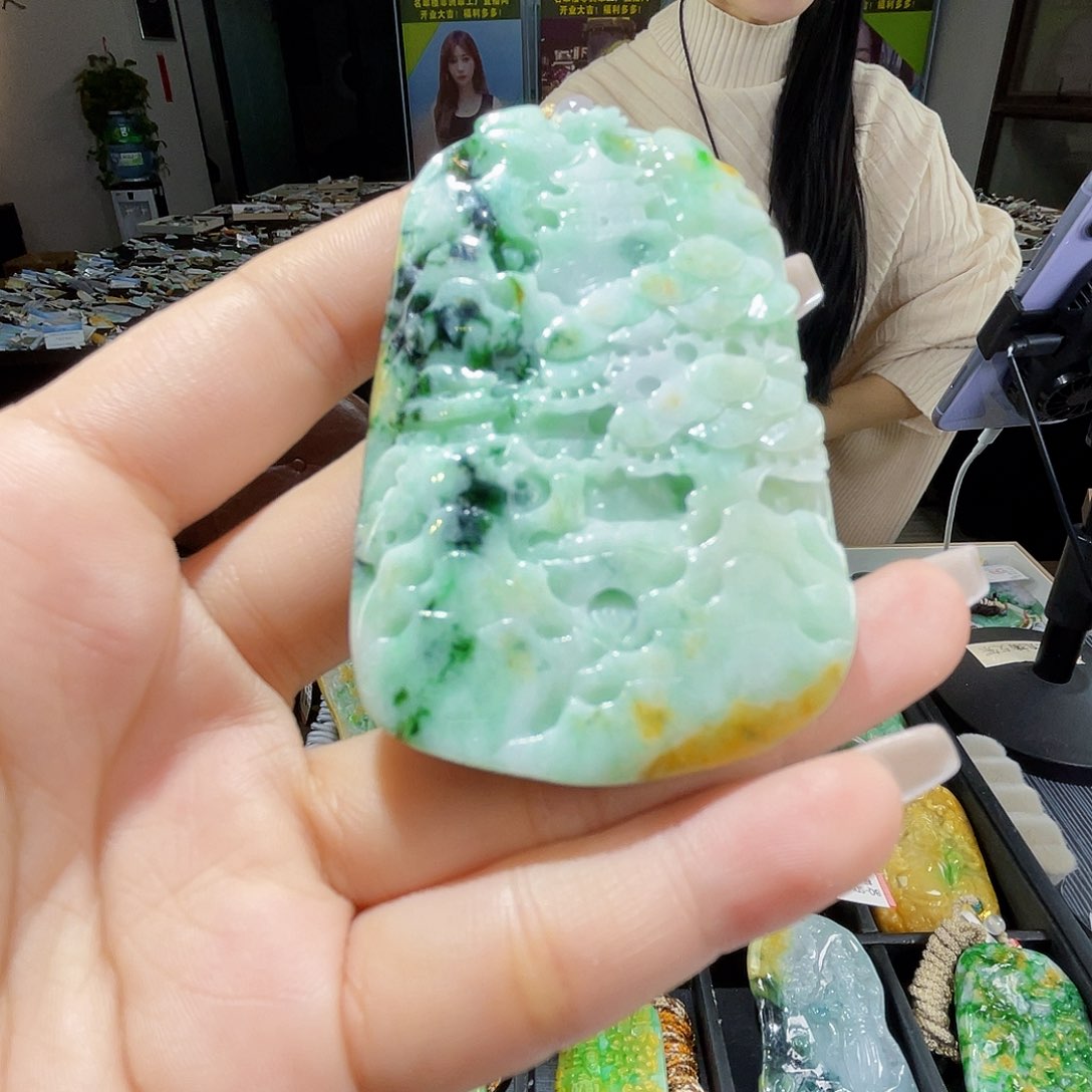 颈饰未镶嵌翡翠一