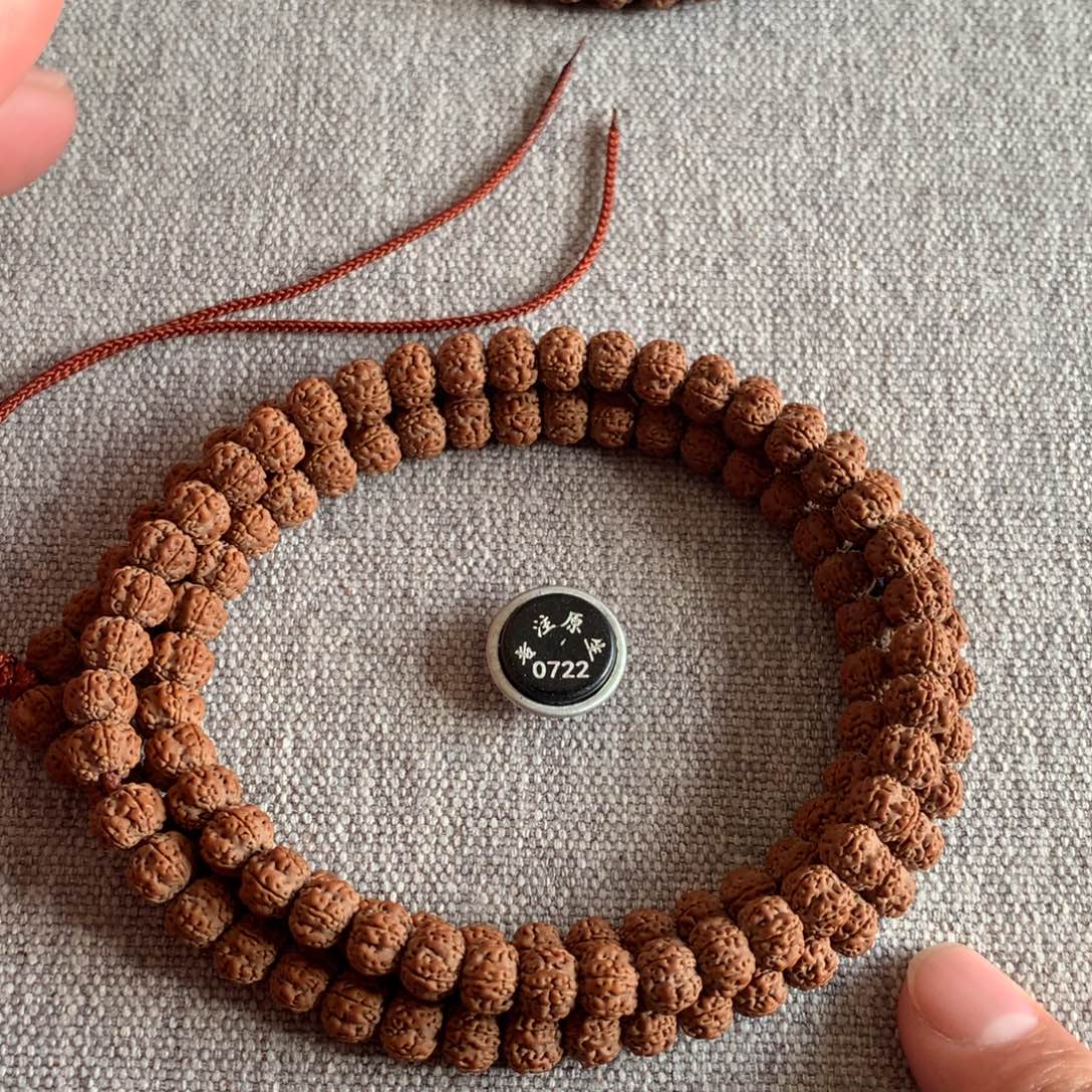 贾***鼻金刚菩提吊坠老树梅花7mm 0722