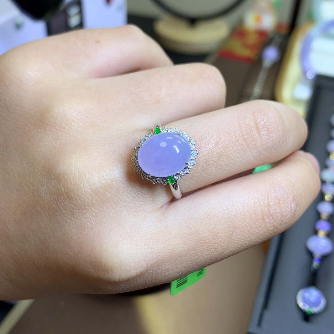 翡翠18K金镶嵌颈饰翡翠