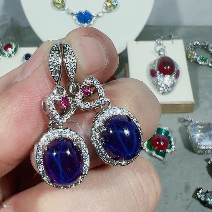 红宝石颈饰未镶嵌