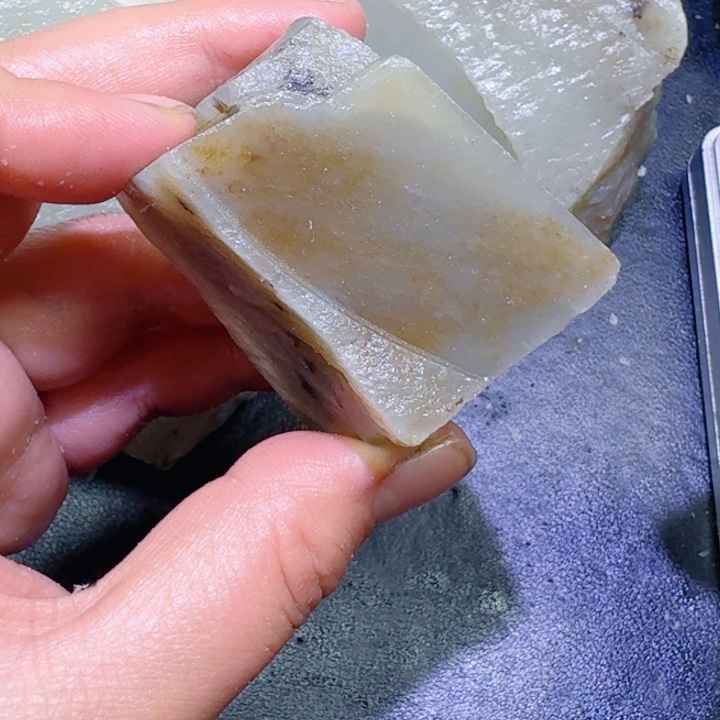 和田玉未镶嵌珠宝半成品