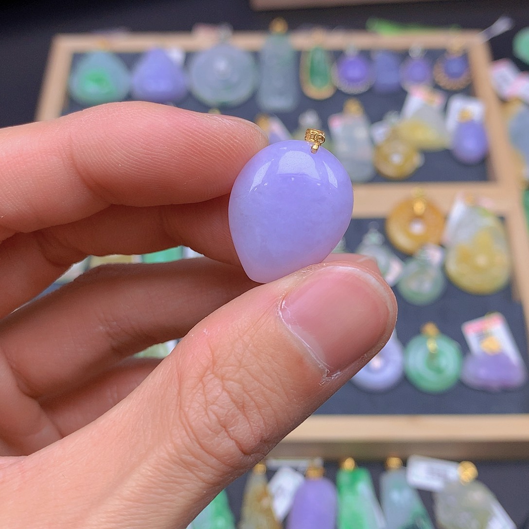 翡翠颈饰18K金镶嵌翡翠