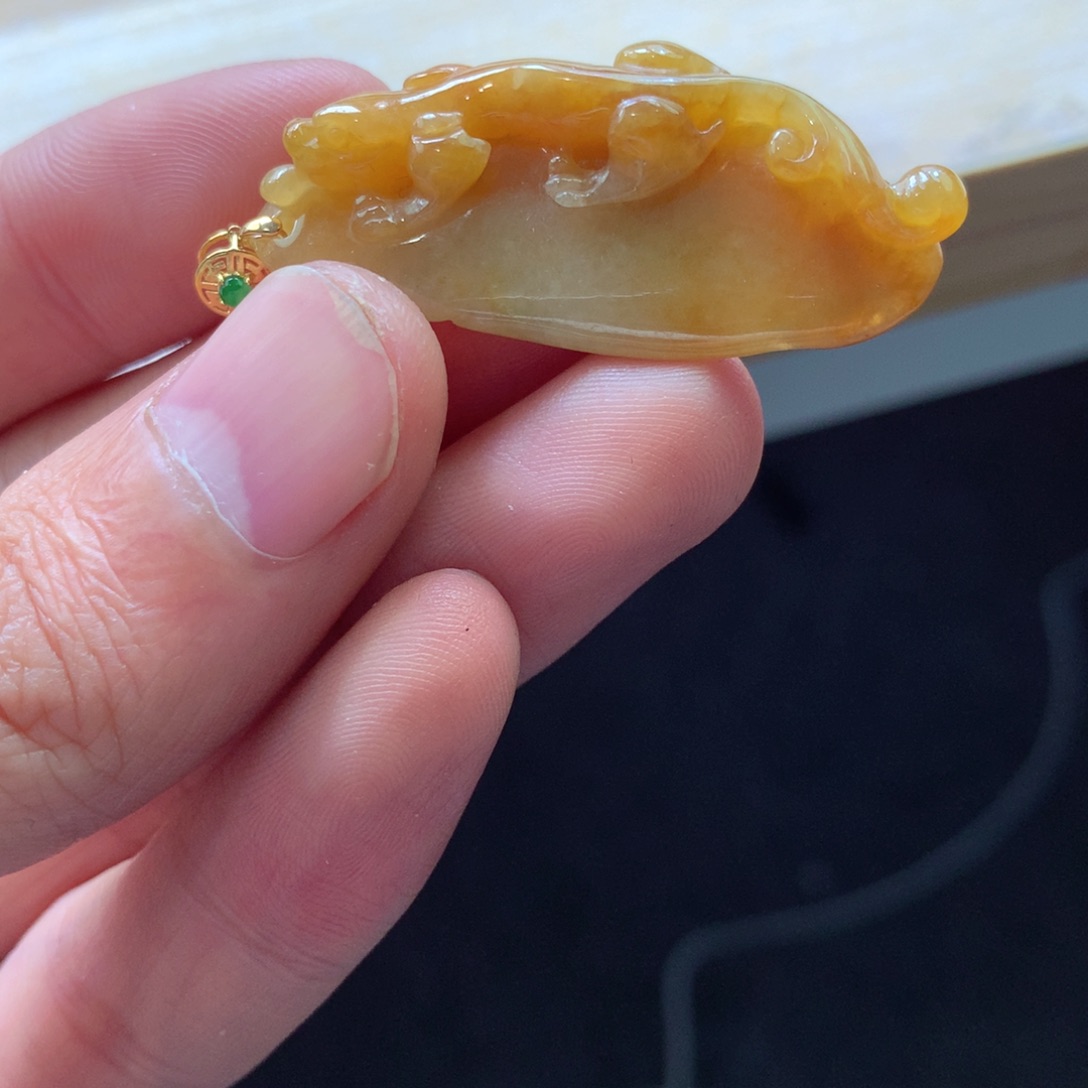 翡翠颈饰18K金镶嵌吊坠