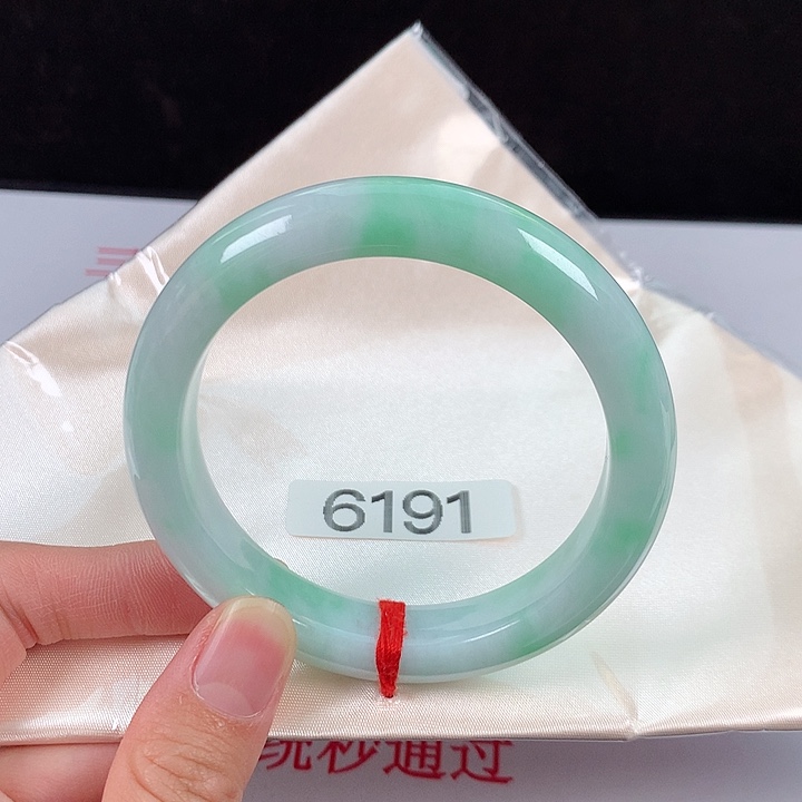 【闪购商品】翡翠手镯未镶嵌59圈口