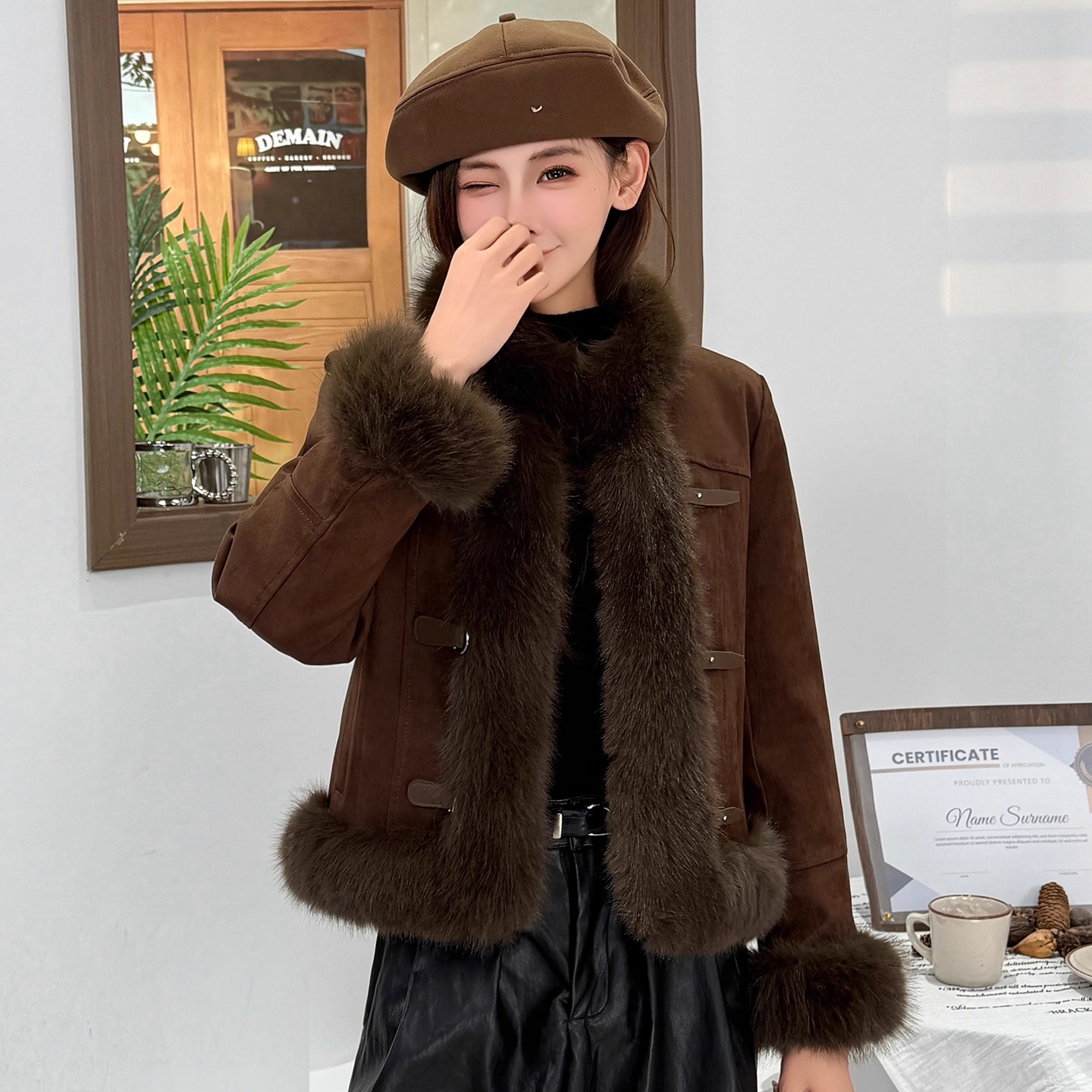 拉夏贝尔高端奢华高级感小香风洋气牛皮绒外套女冬季2025新款女装