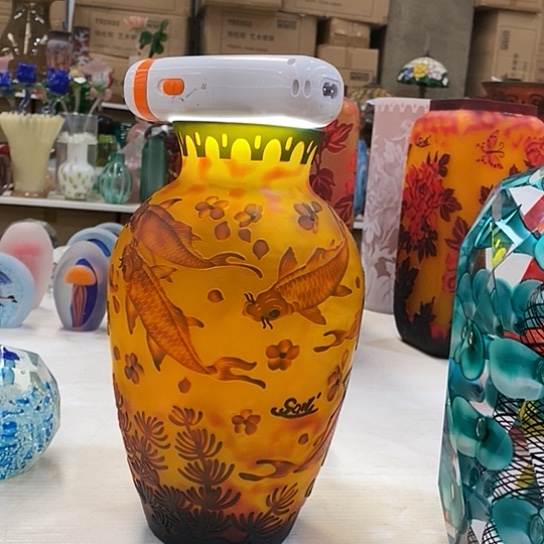 琉璃花瓶高25厘米口径8厘米