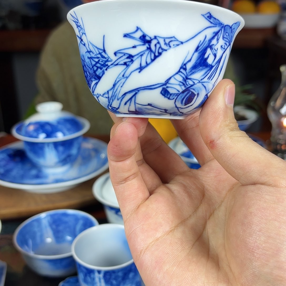 游*王庆龙老师手绘陶瓷