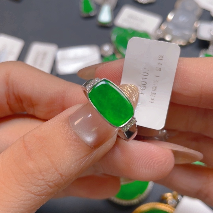 【闪购商品】翡翠银S925镶嵌颈饰翡翠