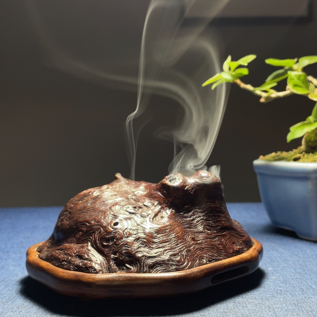 木甄*荔枝木香炉工艺品