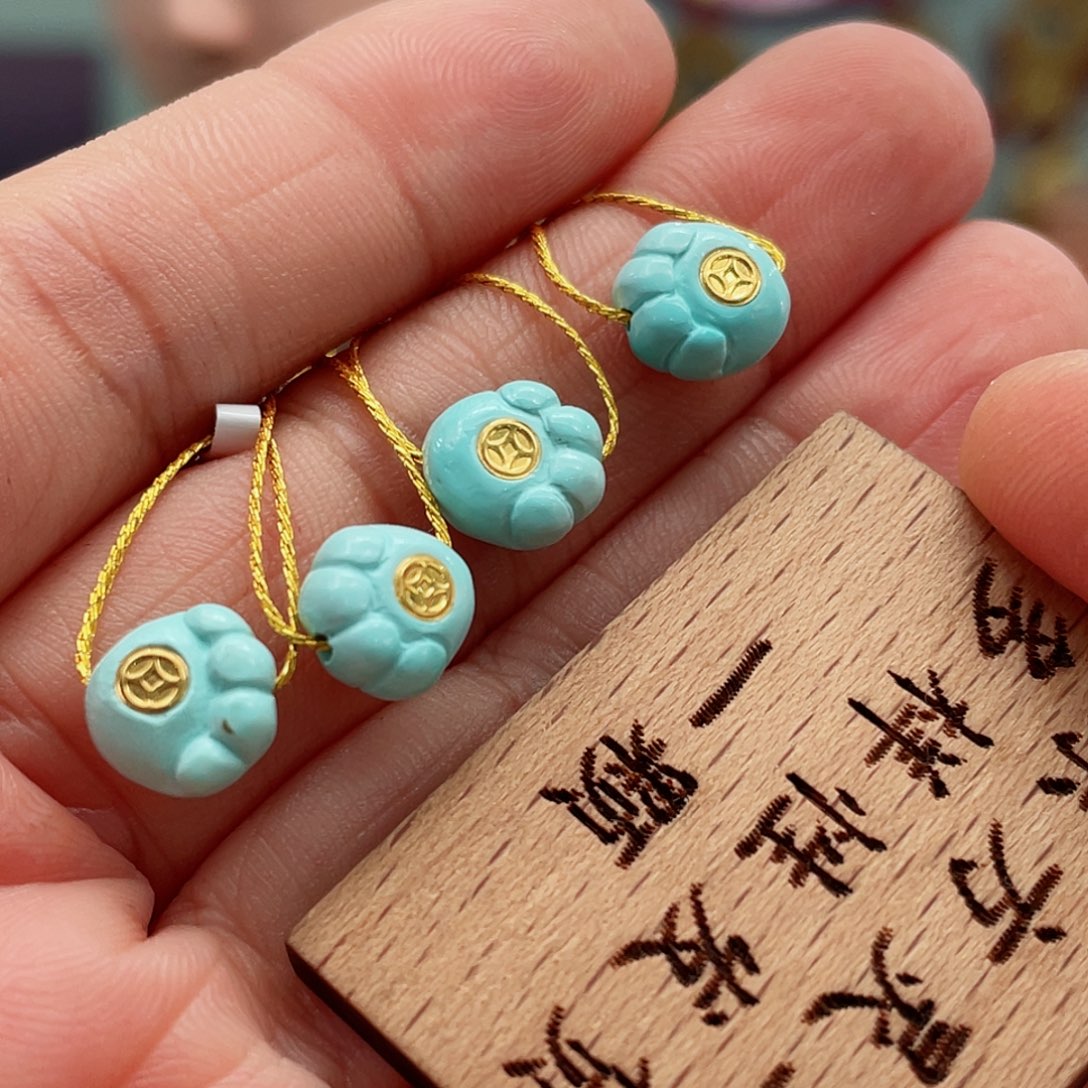 绿松石颈饰未镶嵌