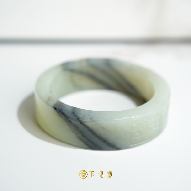 玉福堂 | 新疆和田青花籽 | 宽轮胎意境镯 方镯