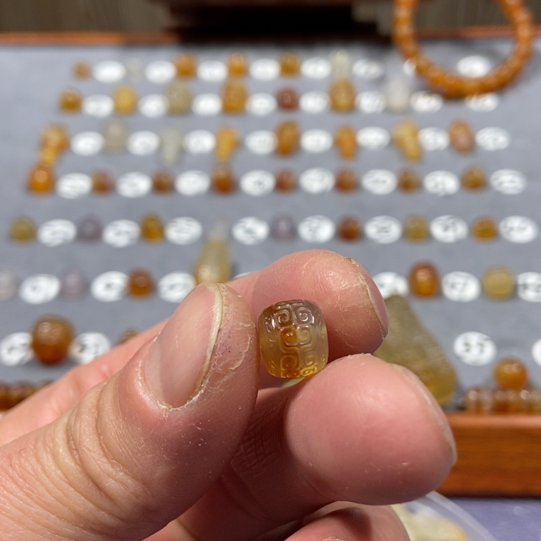 稻***人玛瑙/玉髓合金颈饰珠