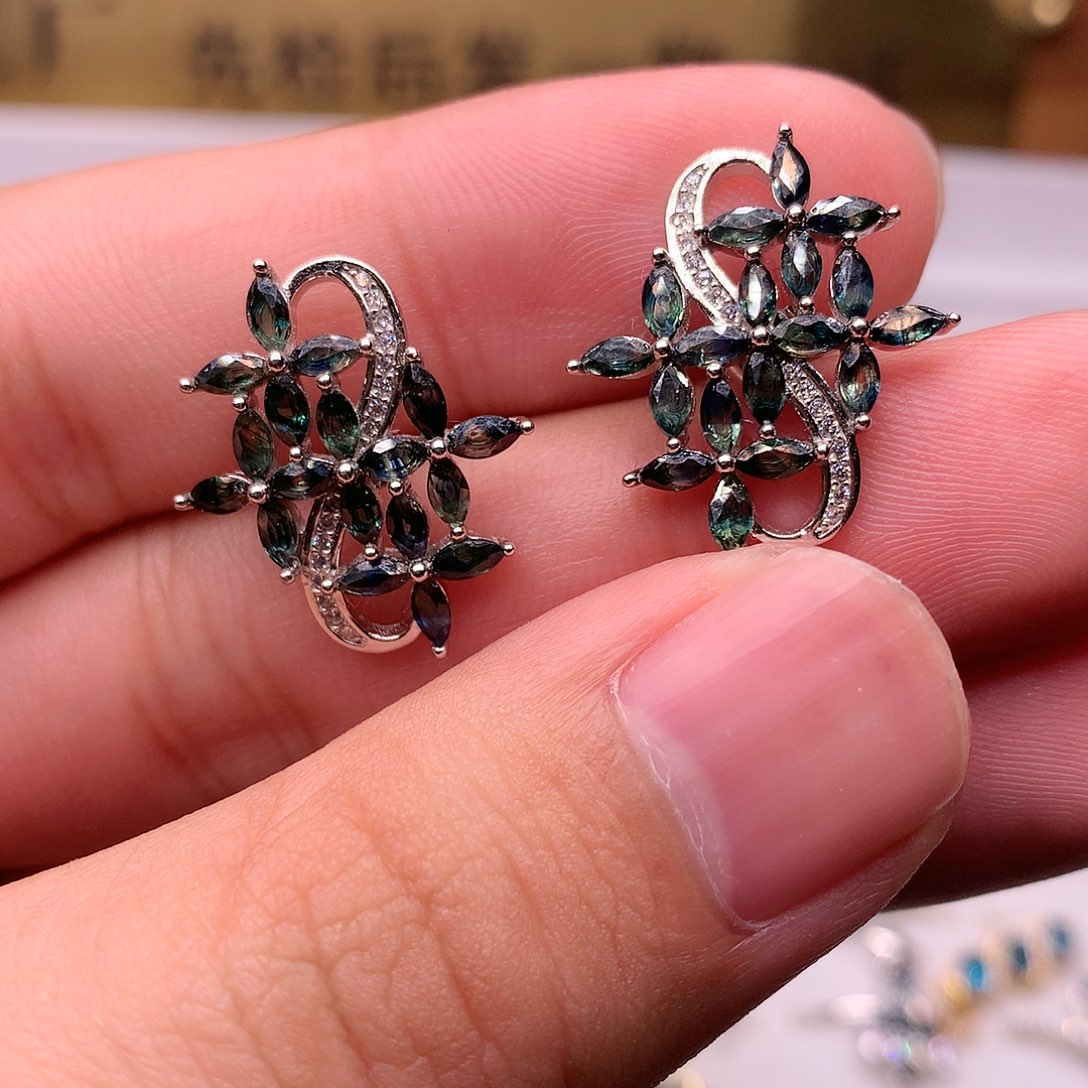 蓝宝石耳饰银S925镶嵌