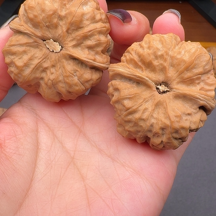 諨***42尺文玩核桃一对