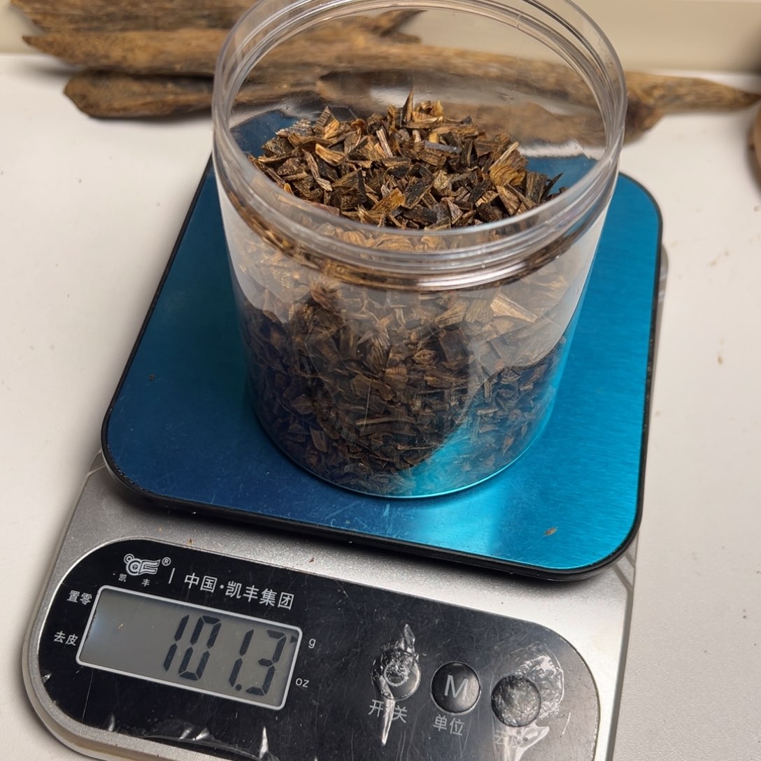 沉香沉香碎屑寸*海南天然红油树心油切珠老料100g