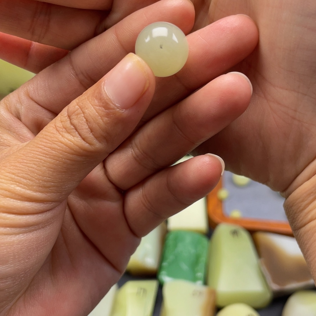 阿***斯和田玉未镶嵌挂件