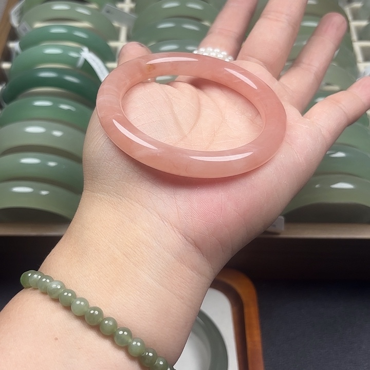 石英质玉未镶嵌手镯