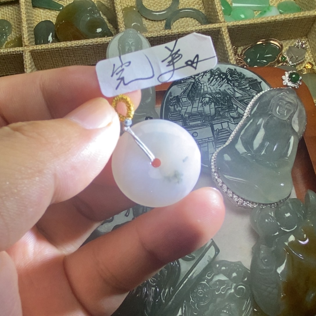 翡翠未镶嵌颈饰我