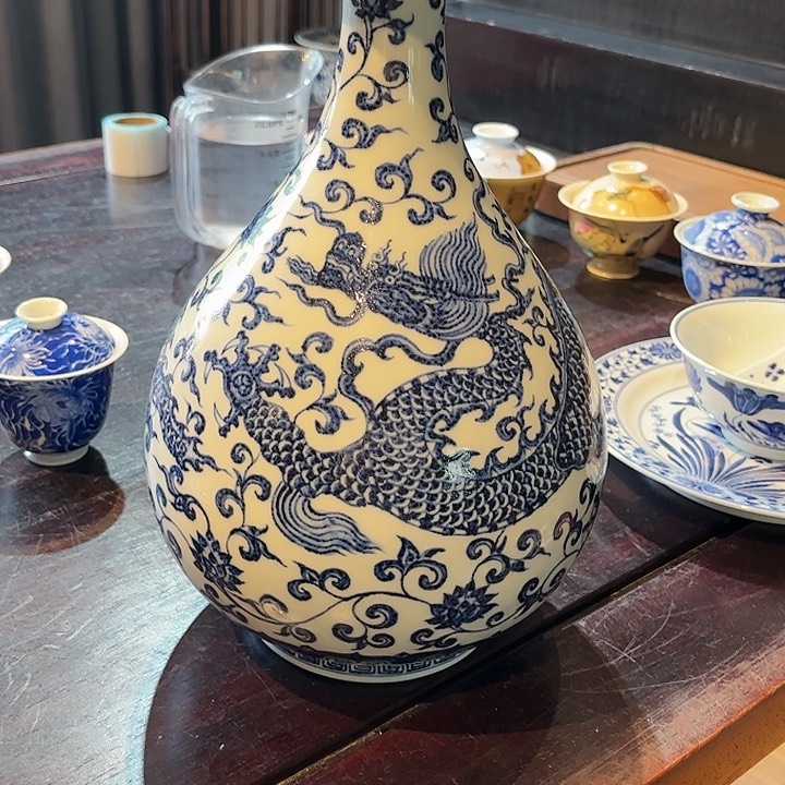 瓷片C***哥炸料龙穿花玉壶春瓶