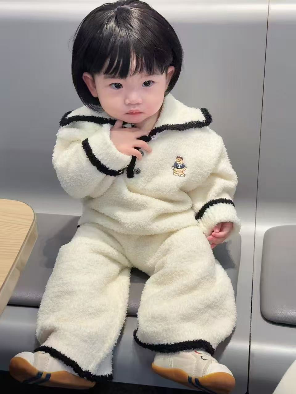 2025冬季新款婴童保暖半边绒家居服亲子套装