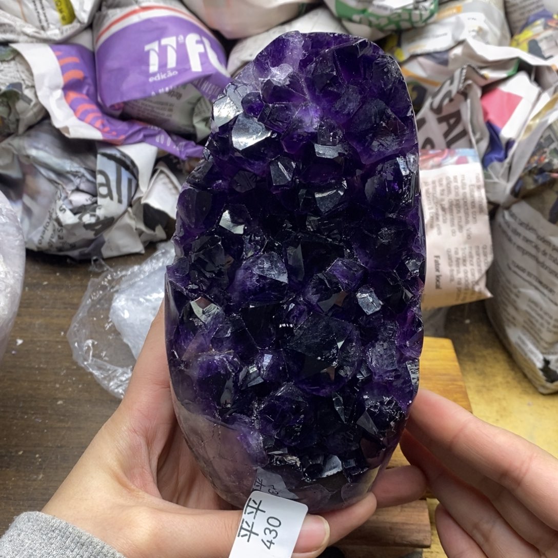 紫晶乌拉圭未镶嵌