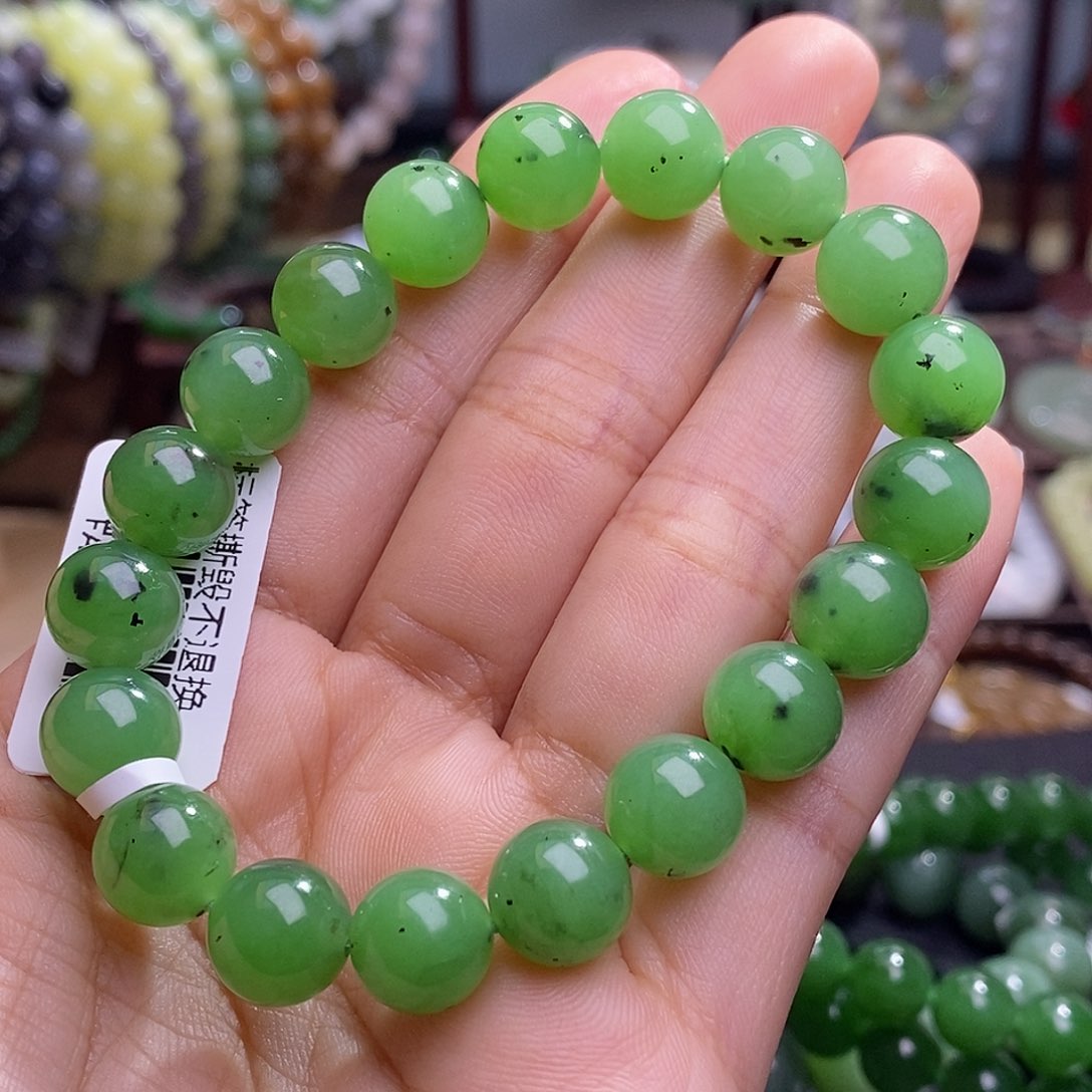 和田玉未镶嵌老矿料乌兰海毕业级苹果绿手串10m m