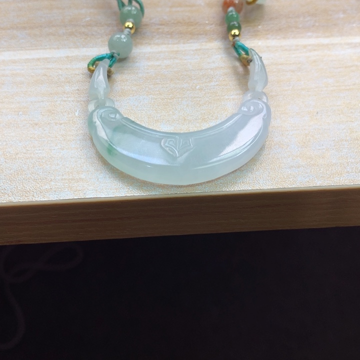 翡翠未镶嵌颈饰吊坠