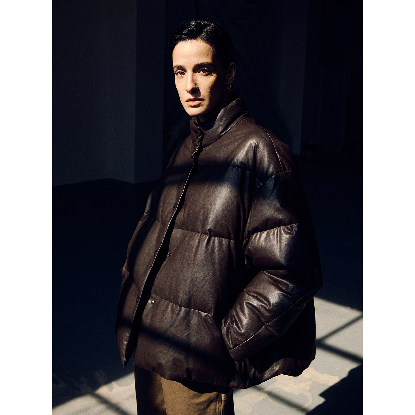 Ayuko｜革履暖行0.3mm轻素颜植鞣羊皮4格填充立领廓形皮羽绒服2837