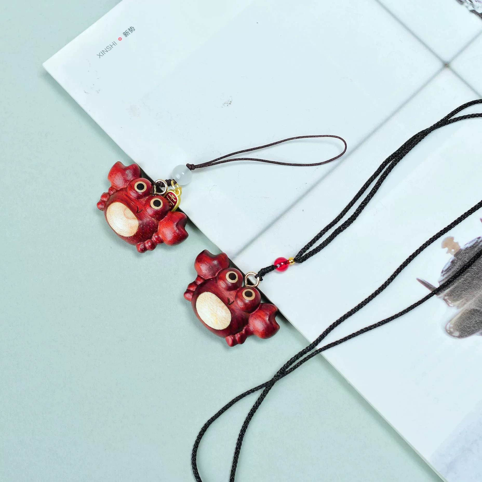 八方来财螃蟹手机链