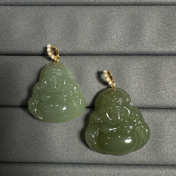 18k金天然和田玉佛公吊坠/多样性发一/x184