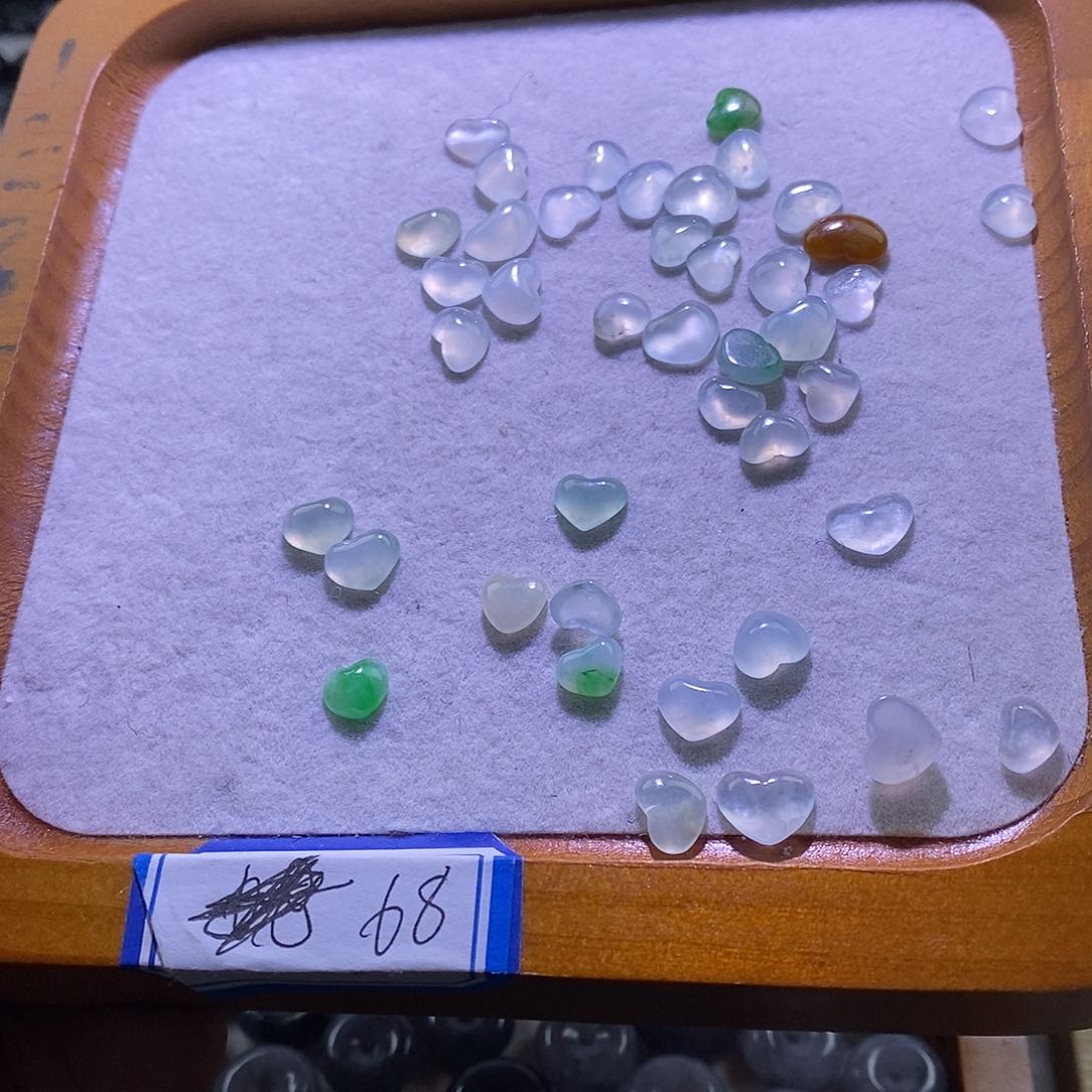 翡翠颈饰未镶嵌爱心68一个