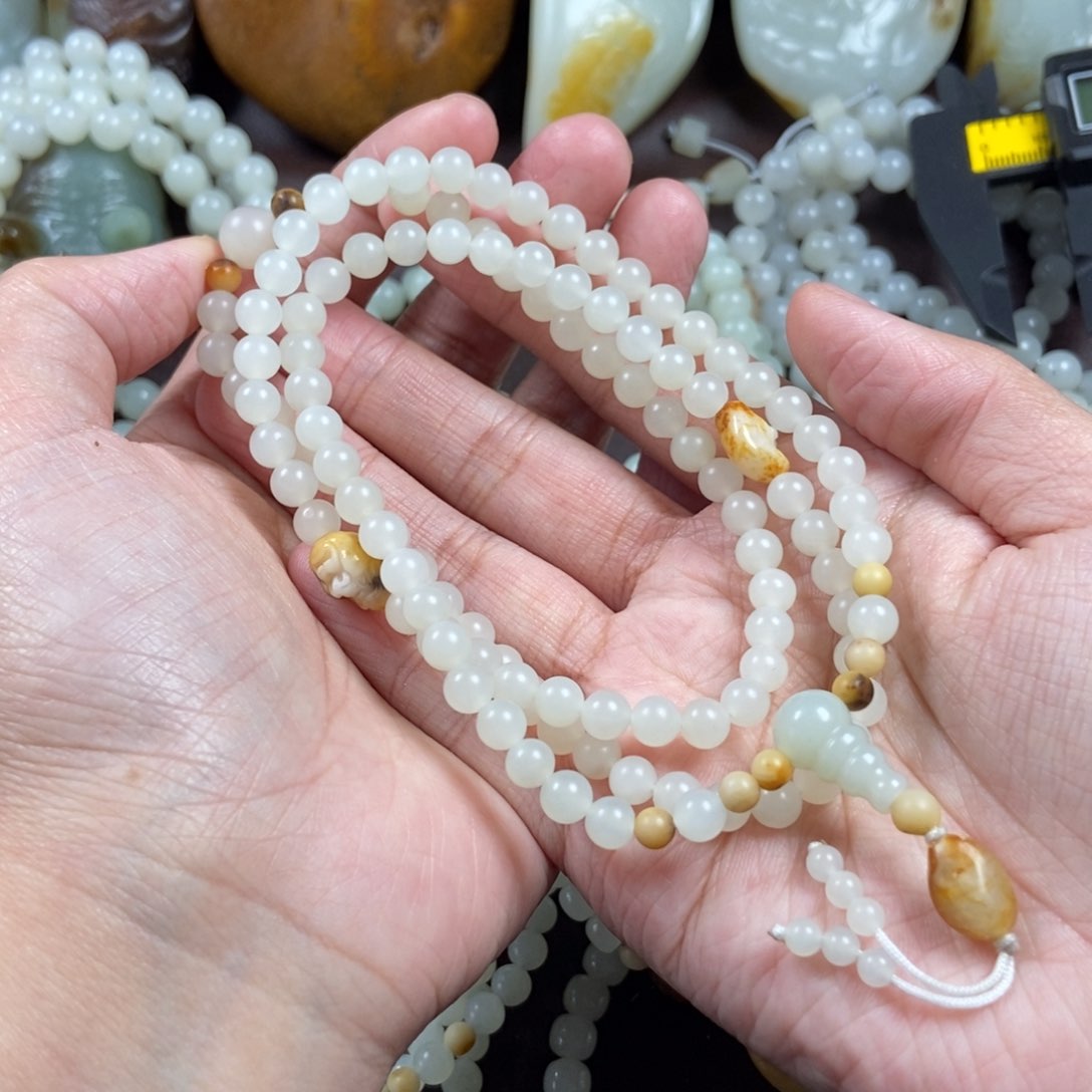 和田玉把件未镶嵌自****?