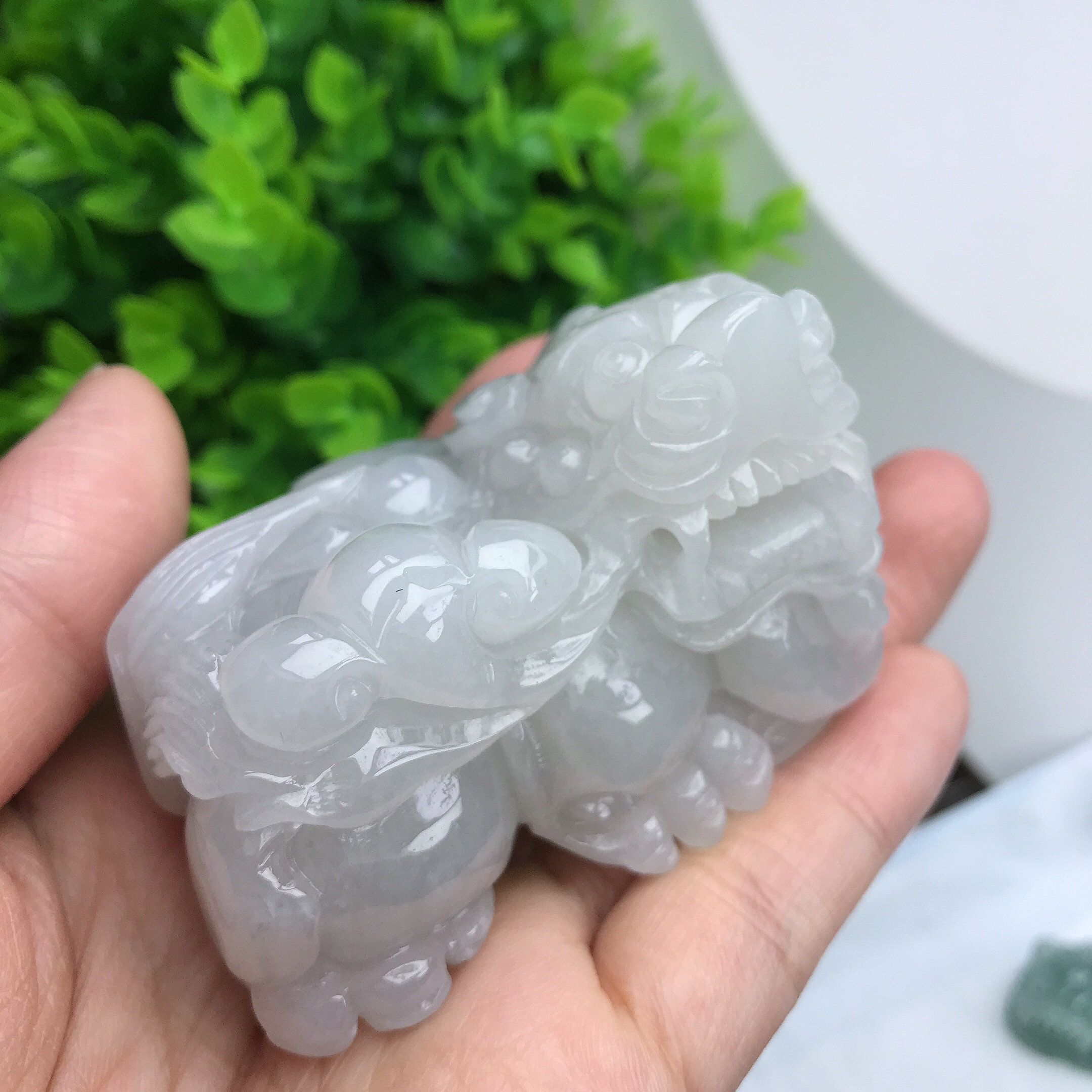 天然翡翠A货冰润牛奶底招财霸王貔貅手把/摆件