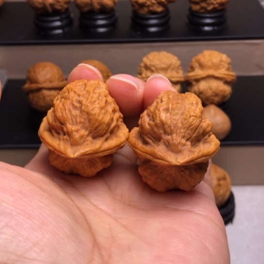 文玩核桃把件霸王枪金蟾39