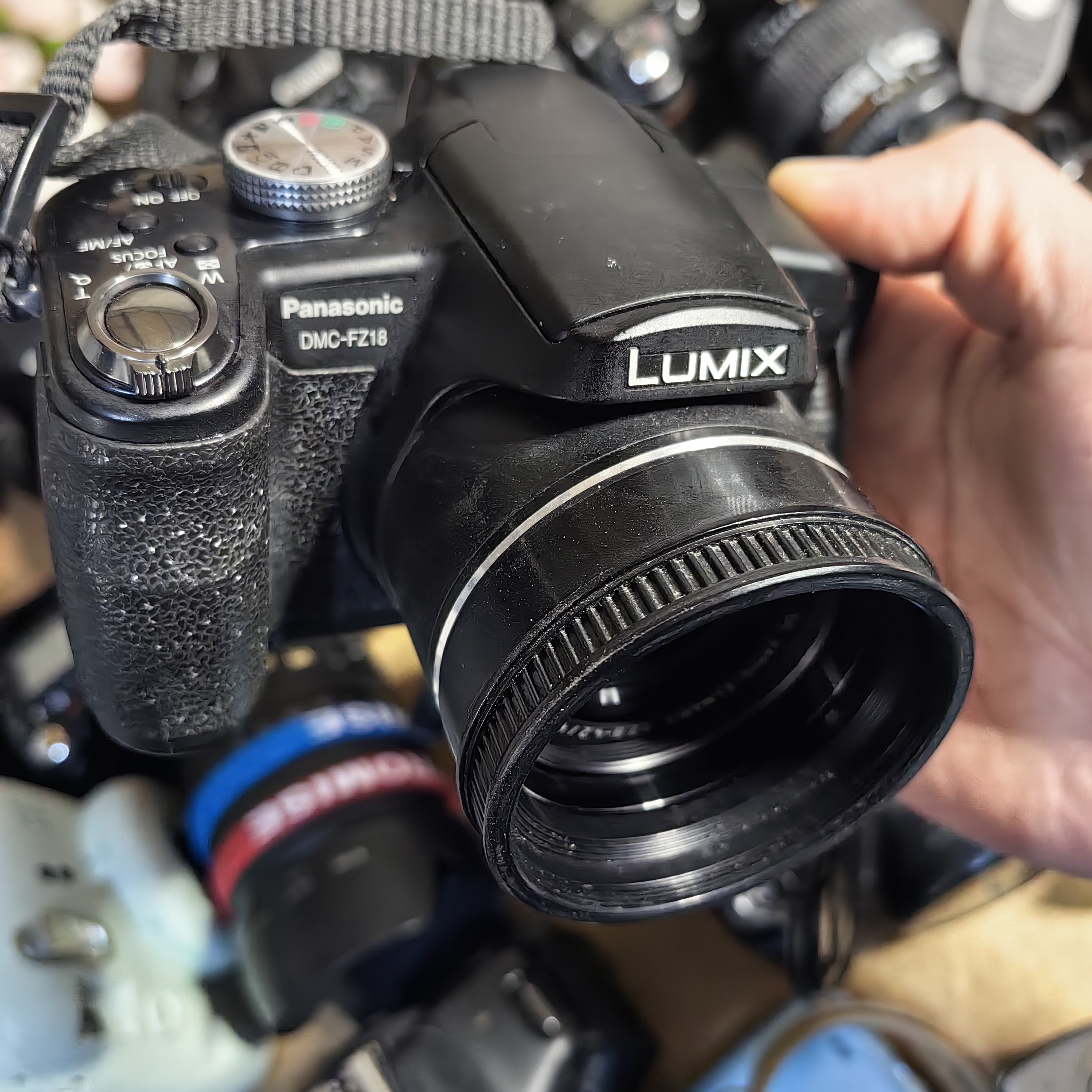 8新 Panasonic/松下 松下fz18相机，外屏有磕裂，不影响使用出片