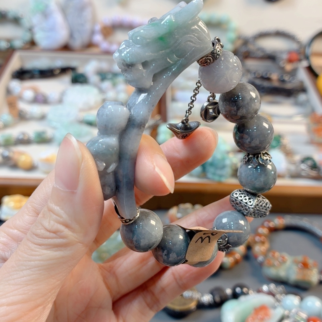 小***雅翡翠未镶嵌颈饰手串