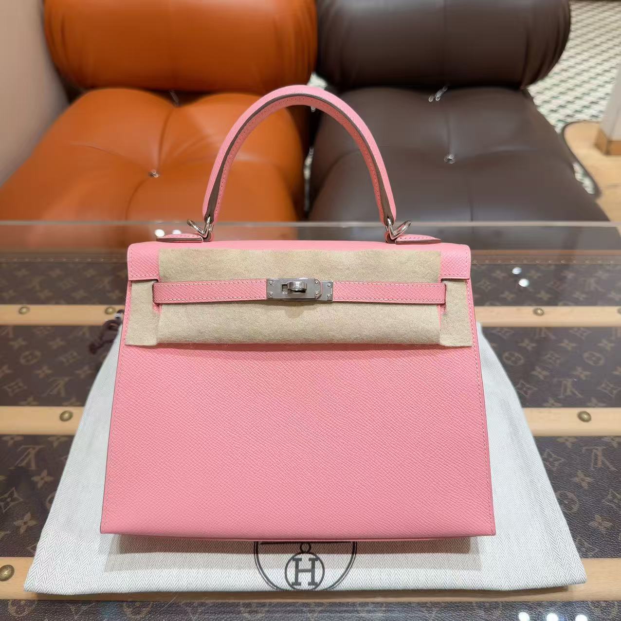 未使用 Hermes/爱马仕 Kelly25  1Q奶昔粉  银扣  E皮